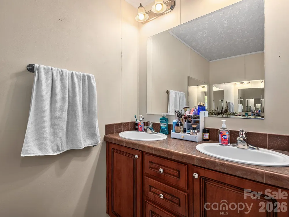 380 Green Acres Drive Weaverville, NC 28787