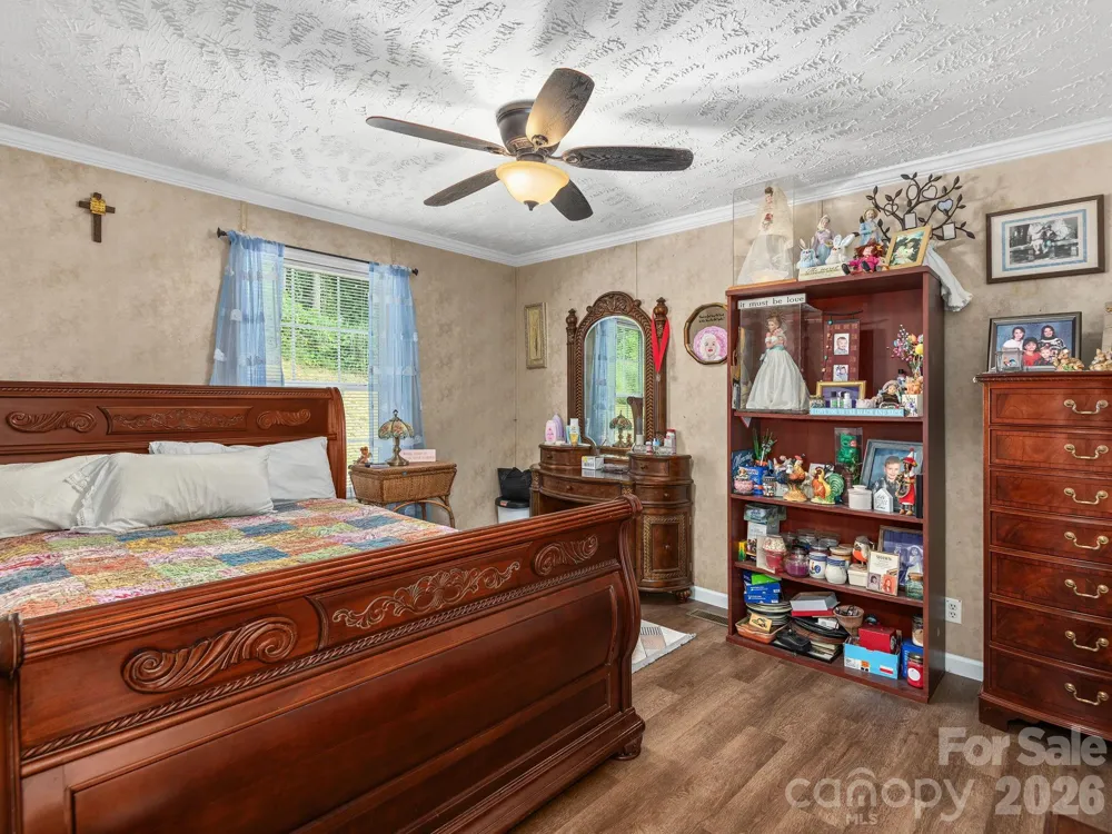 380 Green Acres Drive Weaverville, NC 28787