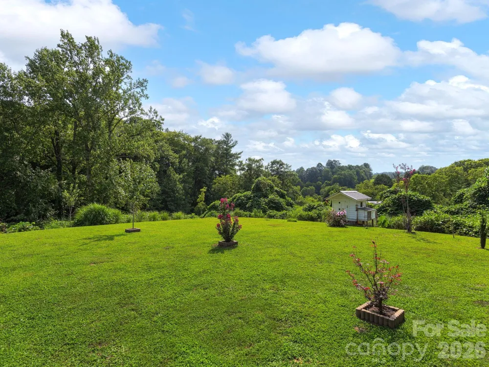 380 Green Acres Drive Weaverville, NC 28787
