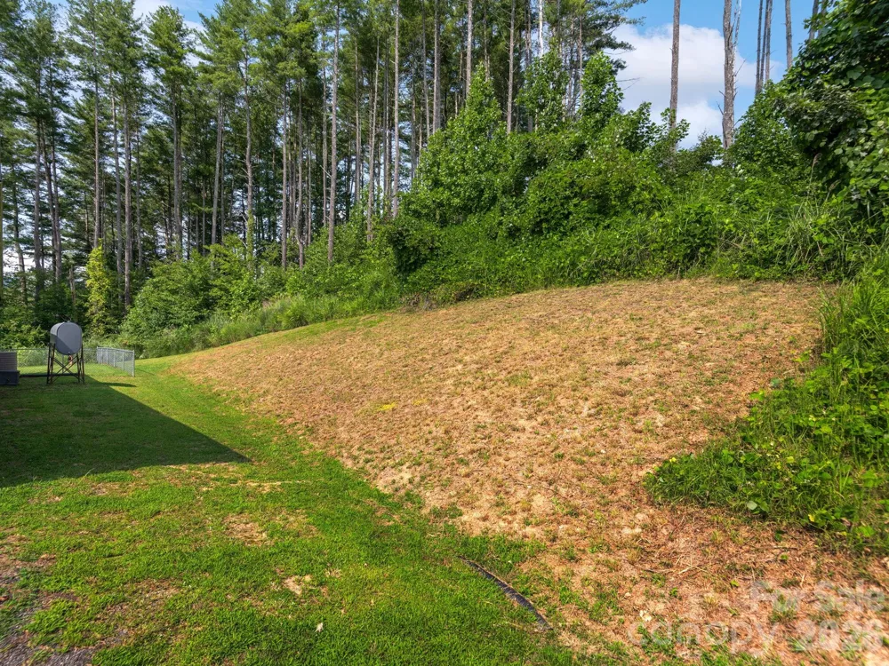 380 Green Acres Drive Weaverville, NC 28787