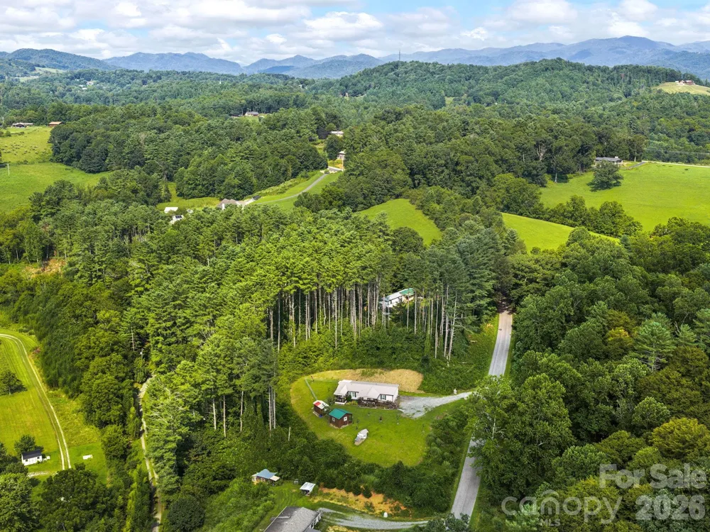 380 Green Acres Drive Weaverville, NC 28787