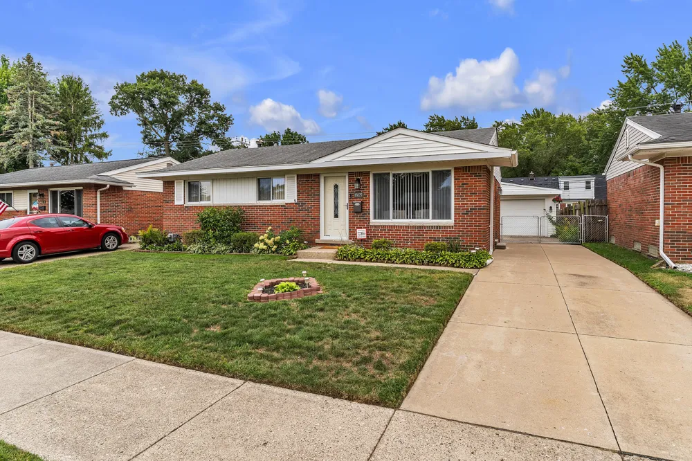 35075 Sansburn Street Westland, MI 48186