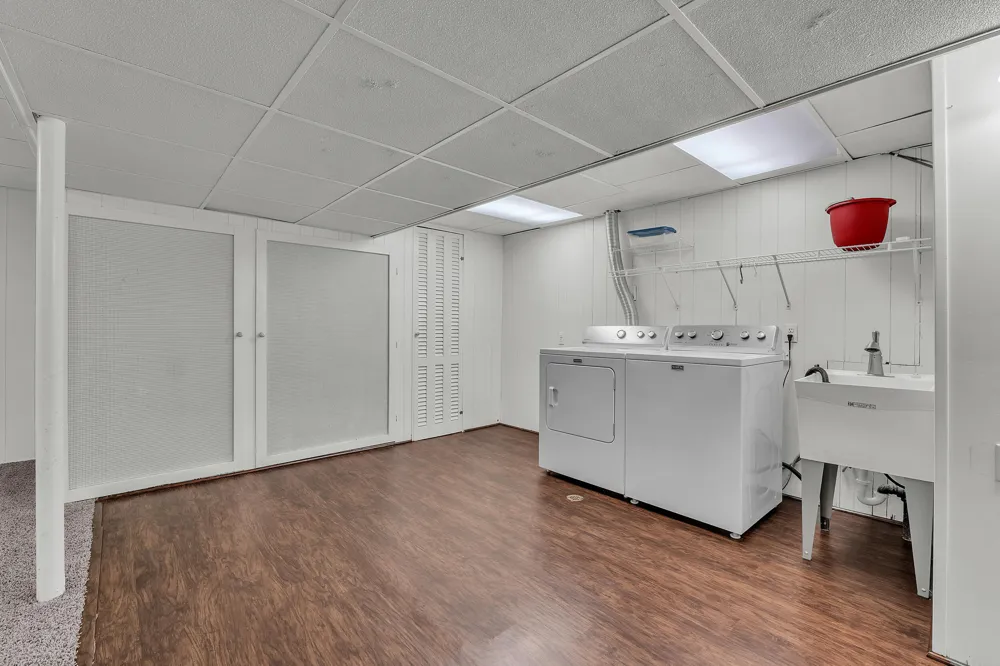 35075 Sansburn Street Westland, MI 48186