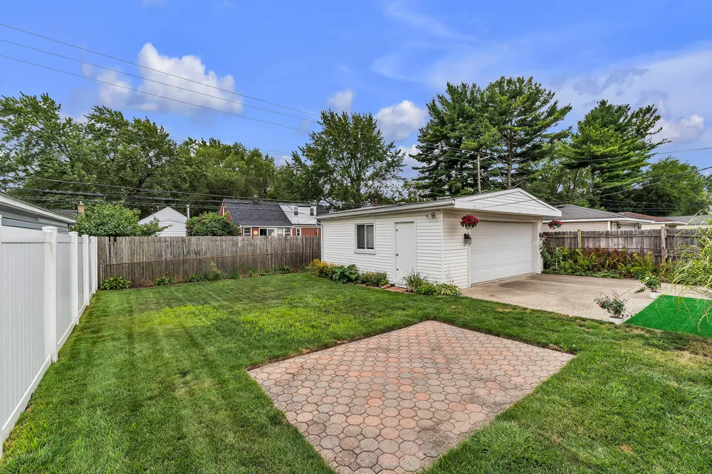 35075 Sansburn Street Westland, MI 48186