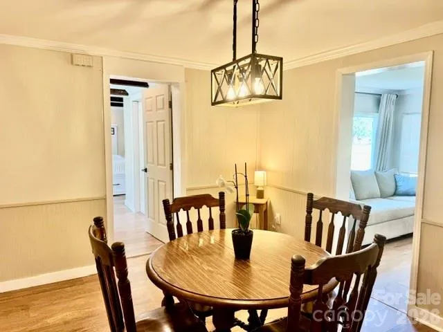 3839 1st Avenue NW Hickory, NC 28601