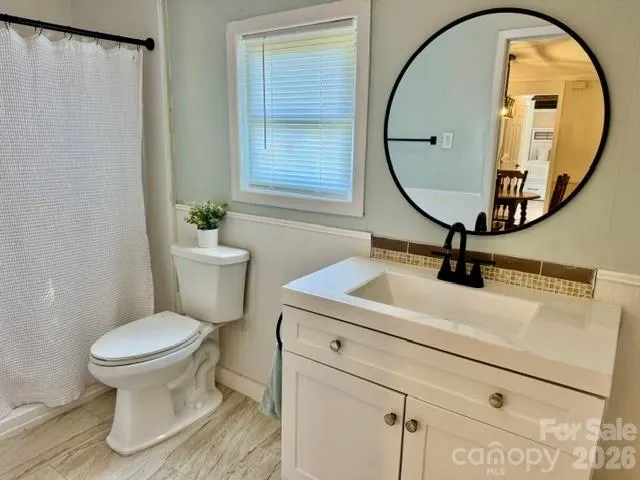 3839 1st Avenue NW Hickory, NC 28601