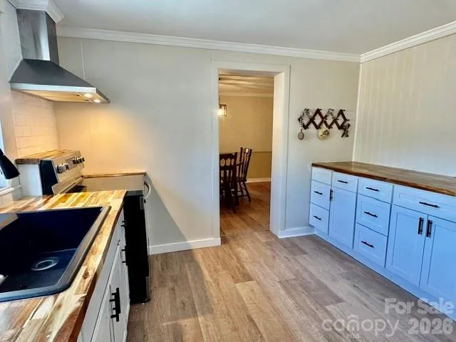 3839 1st Avenue NW Hickory, NC 28601