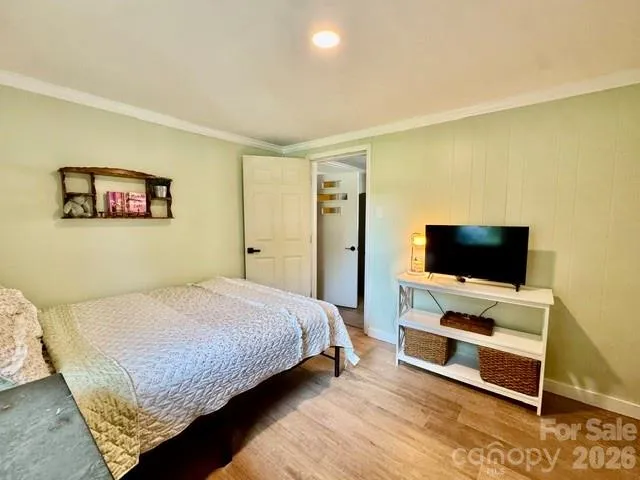 3839 1st Avenue NW Hickory, NC 28601