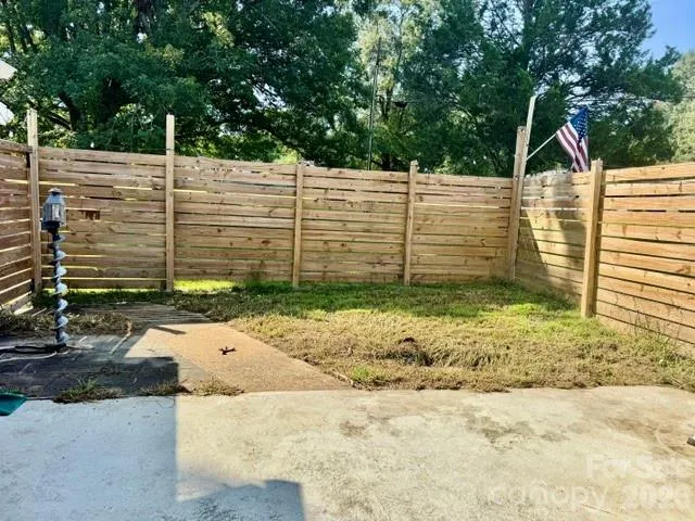3839 1st Avenue NW Hickory, NC 28601
