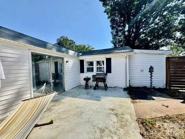 3839 1st Avenue NW Hickory, NC 28601