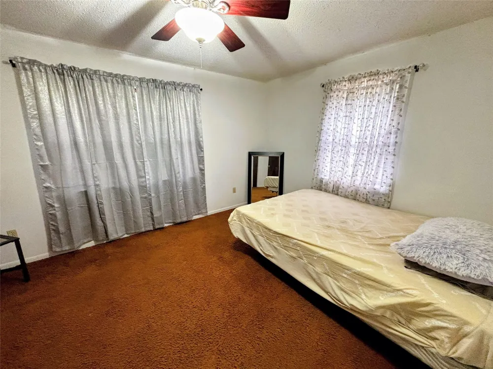 214 Mills Drive Livingston, TX 77351