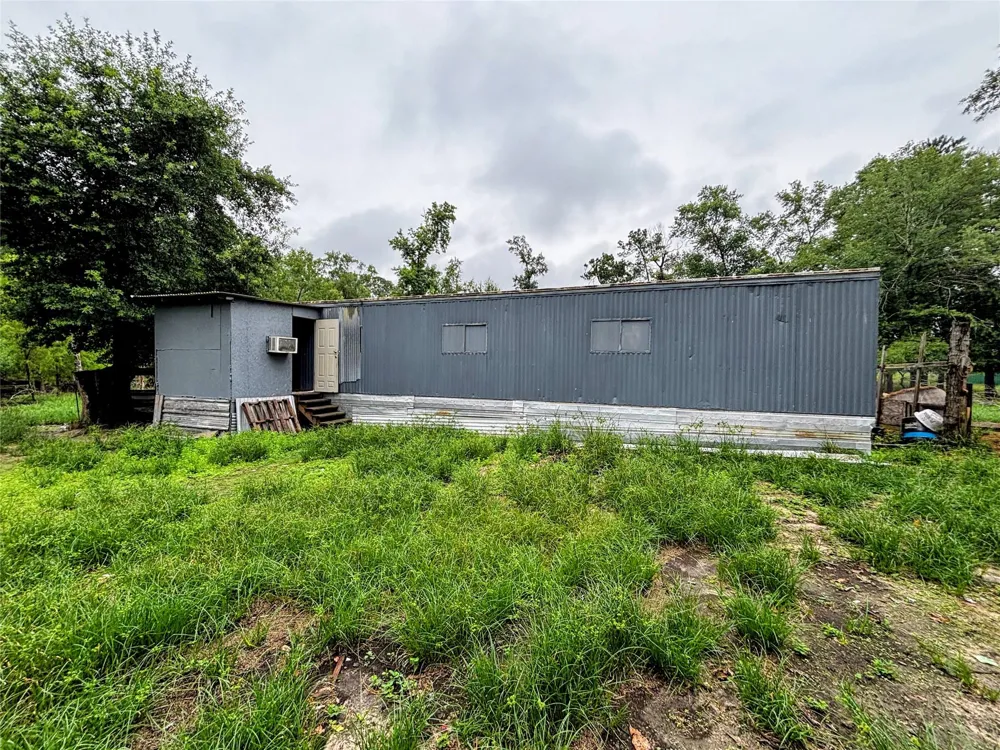 214 Mills Drive Livingston, TX 77351