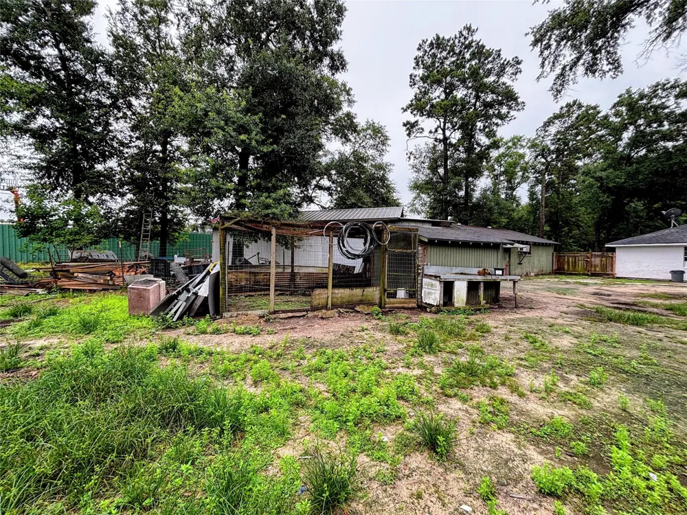 214 Mills Drive Livingston, TX 77351