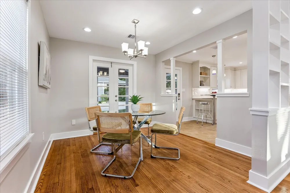 826 T C Jester Boulevard Houston, TX 77008