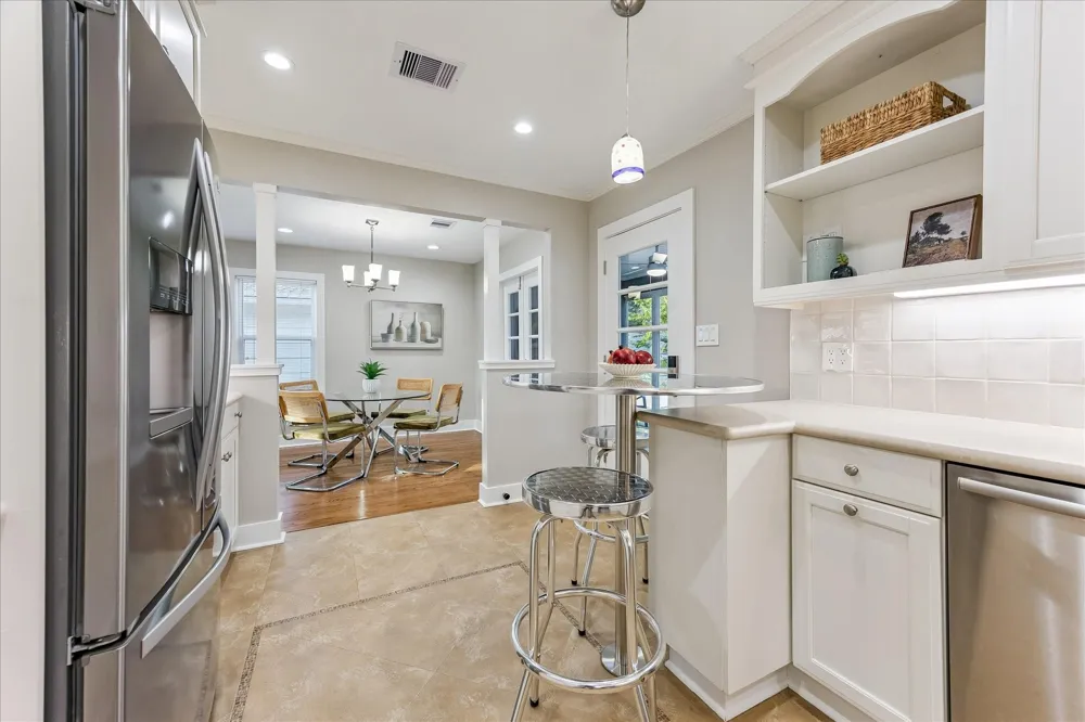 826 T C Jester Boulevard Houston, TX 77008