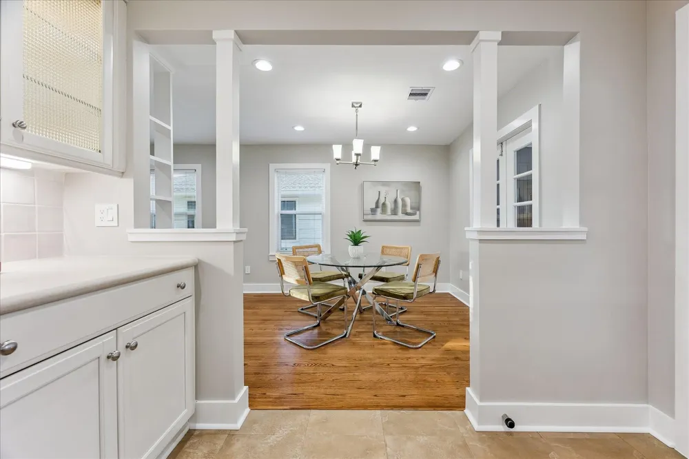 826 T C Jester Boulevard Houston, TX 77008