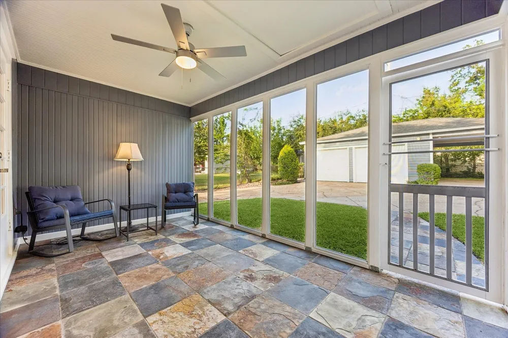 826 T C Jester Boulevard Houston, TX 77008