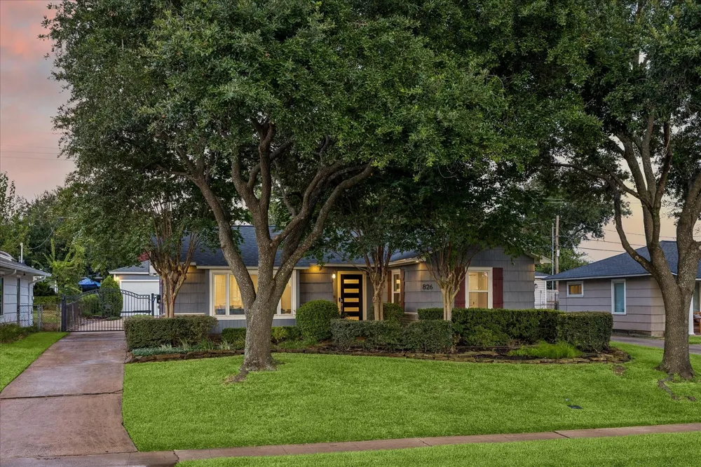 826 T C Jester Boulevard Houston, TX 77008