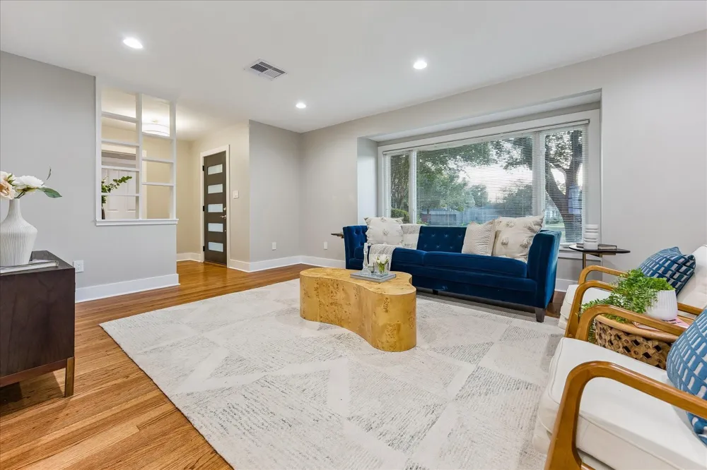 826 T C Jester Boulevard Houston, TX 77008