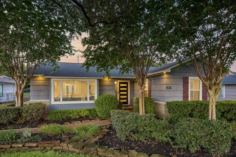 826 T C Jester Boulevard Houston, TX 77008