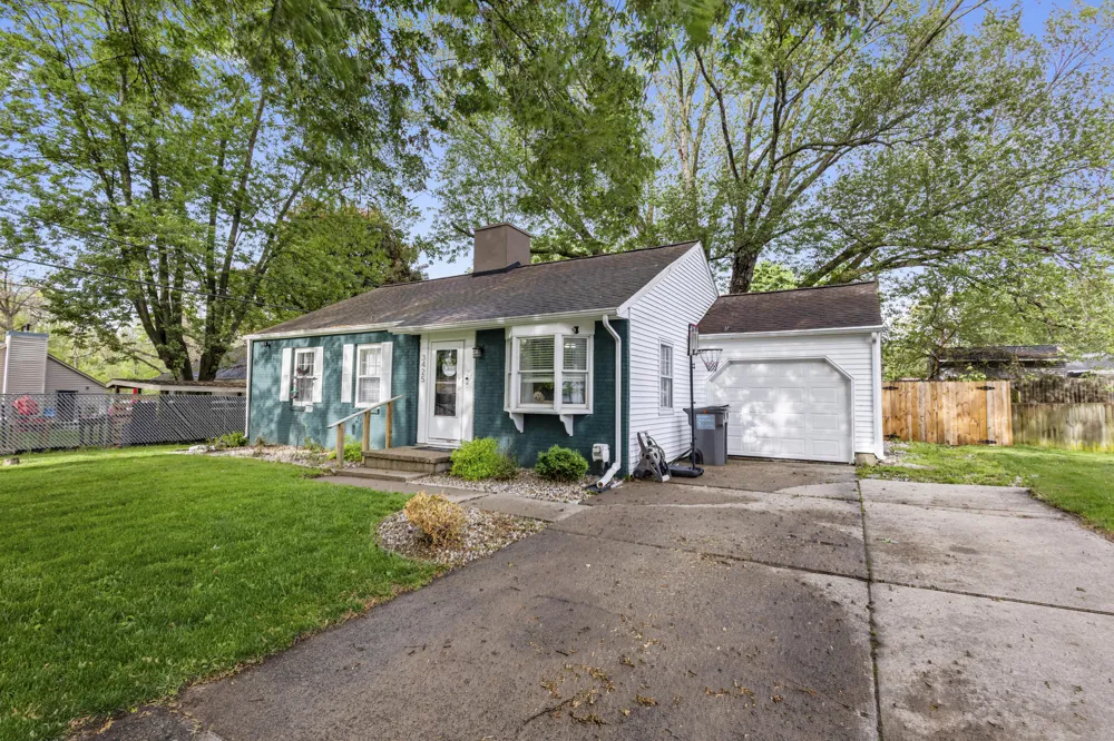 3425 Cambridge Avenue Summit Township, MI 49203