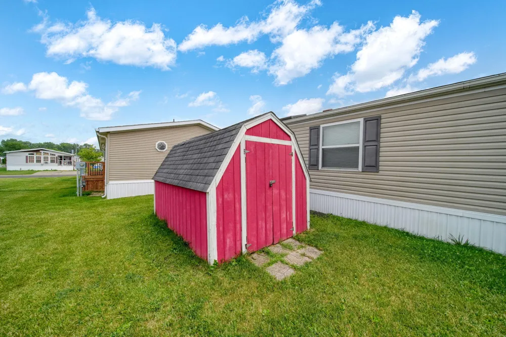 181 Newbury Adrian City, MI 49221