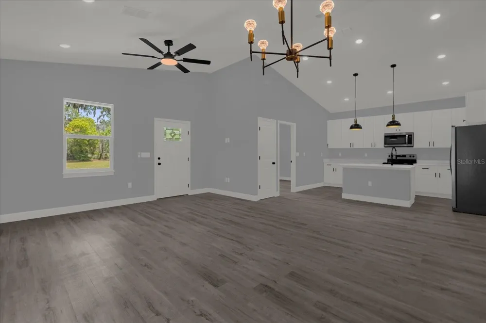 1126 S THOMPSON AVENUE Deland, FL 32720