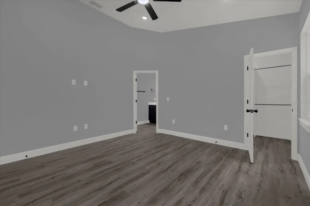 1126 S THOMPSON AVENUE Deland, FL 32720