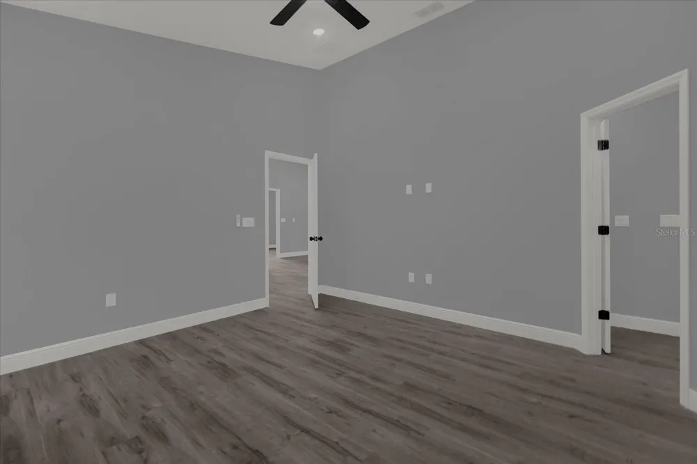 1126 S THOMPSON AVENUE Deland, FL 32720