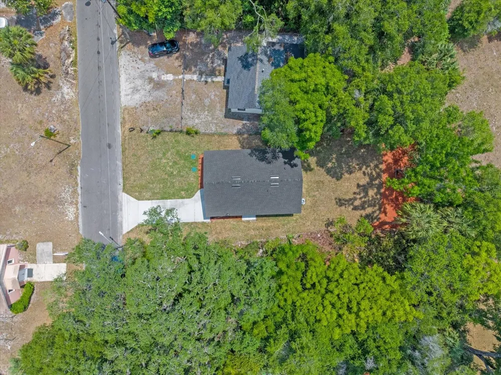 1126 S THOMPSON AVENUE Deland, FL 32720