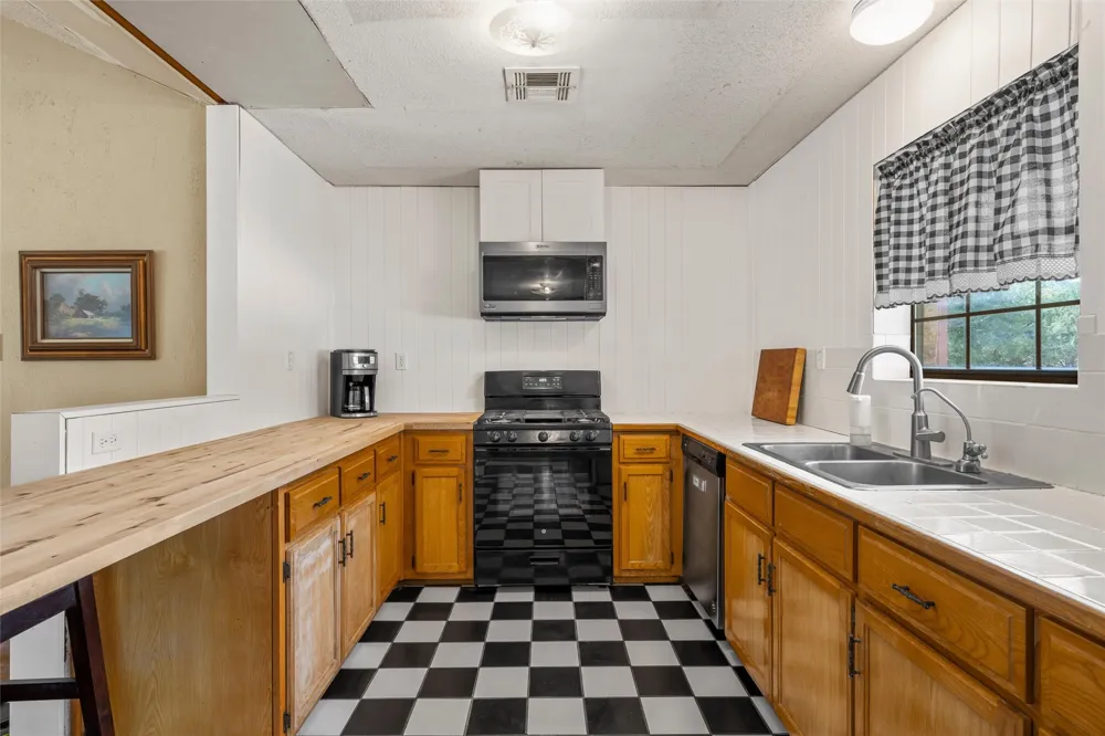 271 County Road 3580 China Spring, TX 76633