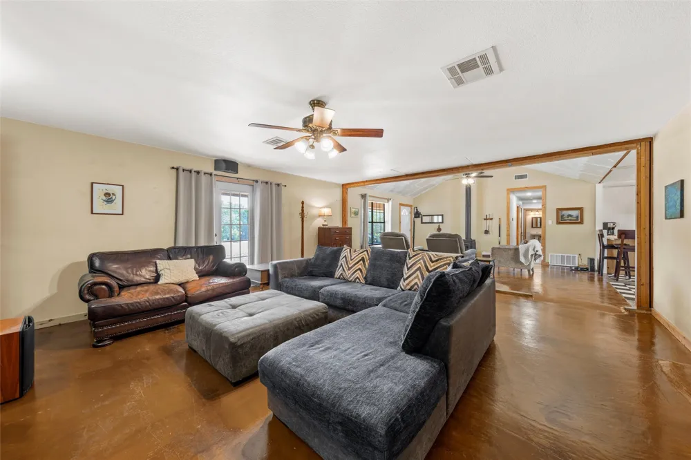 271 County Road 3580 China Spring, TX 76633