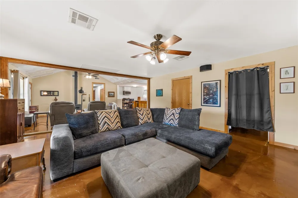 271 County Road 3580 China Spring, TX 76633