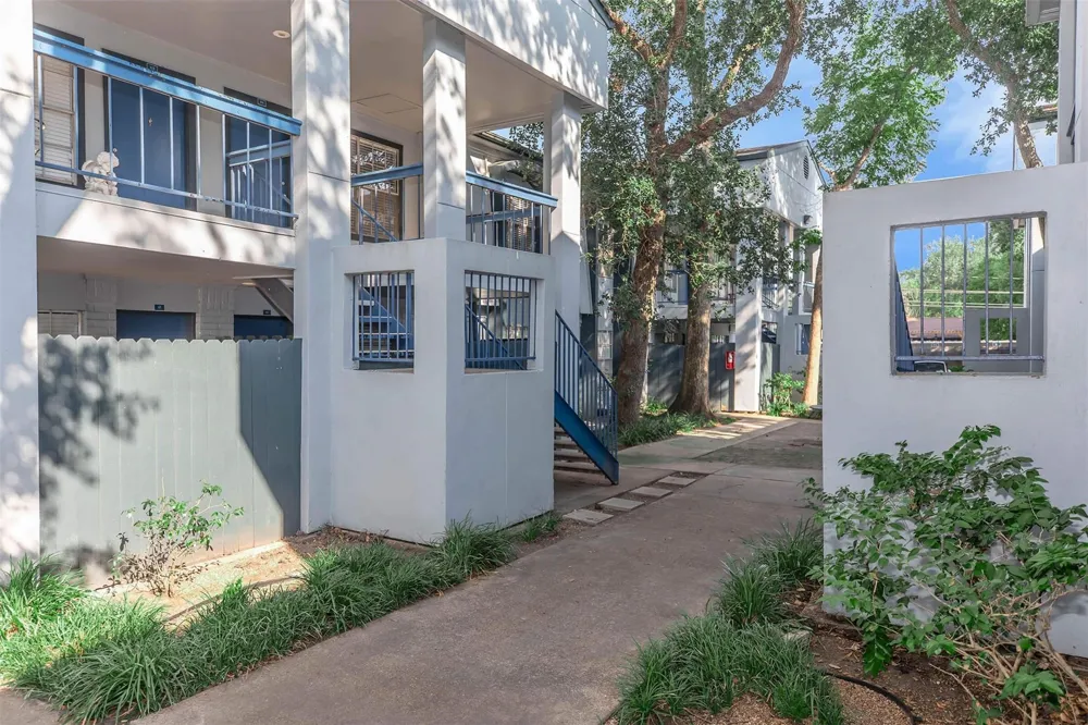3802 Nasa Parkway #12 Seabrook, TX 77586