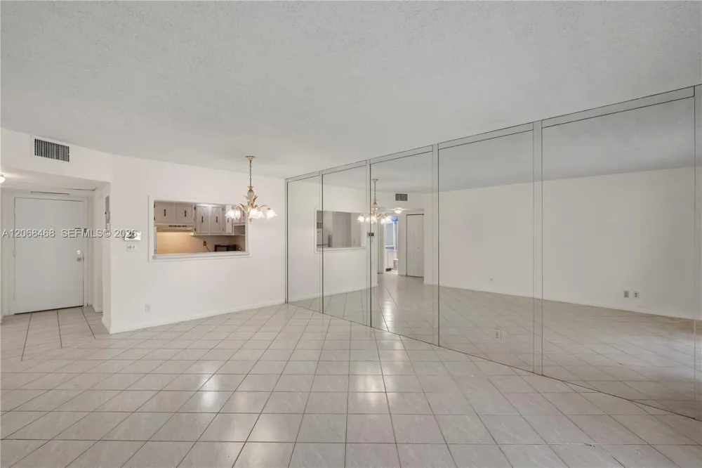 5620 SW 3rd Pl #103 Margate, FL 33068
