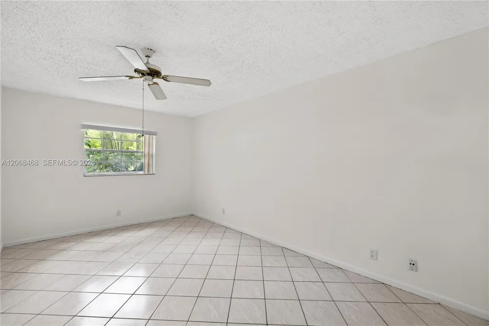 5620 SW 3rd Pl #103 Margate, FL 33068
