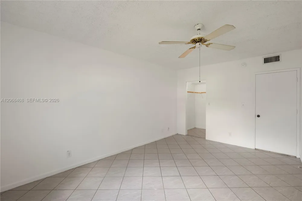 5620 SW 3rd Pl #103 Margate, FL 33068