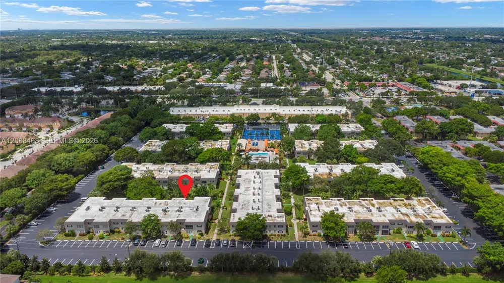 5620 SW 3rd Pl #103 Margate, FL 33068