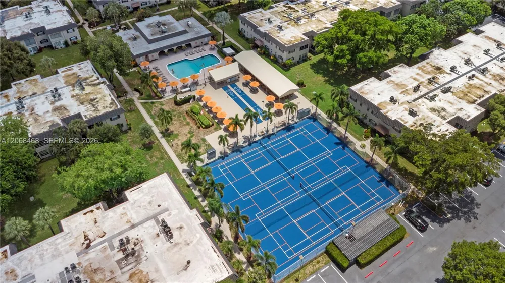 5620 SW 3rd Pl #103 Margate, FL 33068