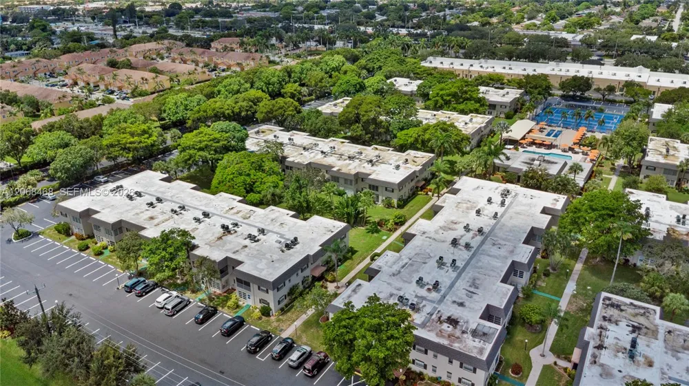 5620 SW 3rd Pl #103 Margate, FL 33068