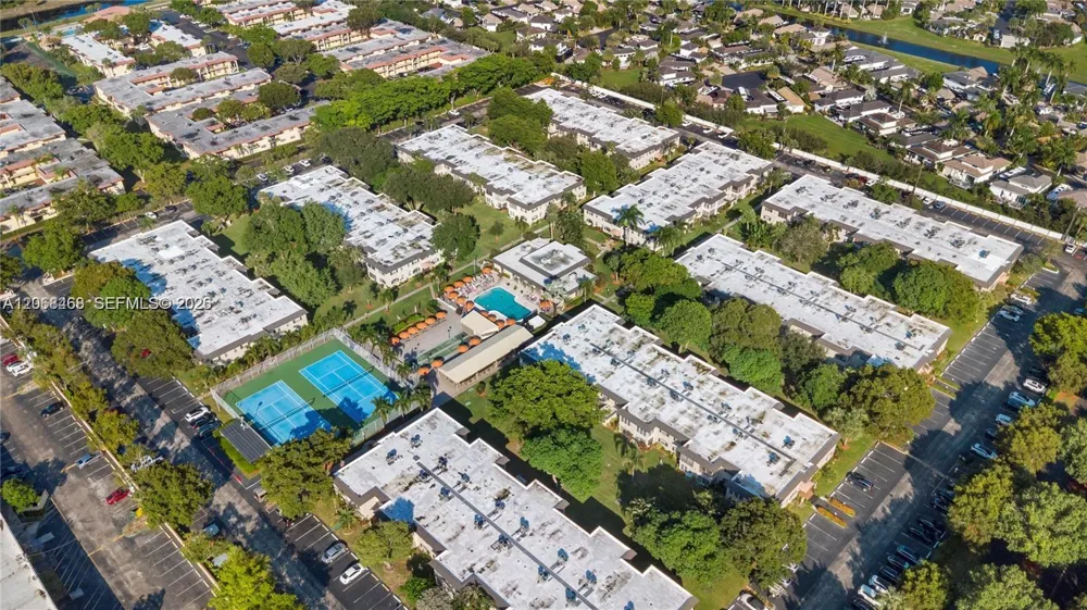 5620 SW 3rd Pl #103 Margate, FL 33068