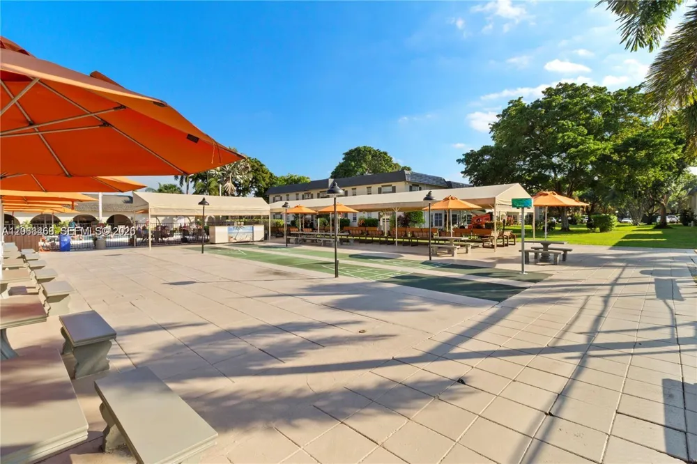 5620 SW 3rd Pl #103 Margate, FL 33068