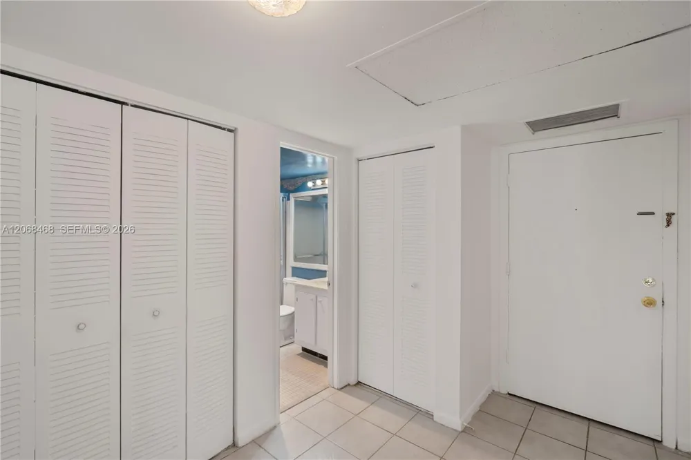 5620 SW 3rd Pl #103 Margate, FL 33068