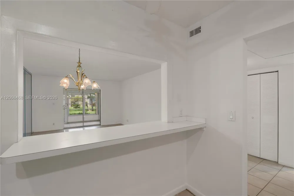 5620 SW 3rd Pl #103 Margate, FL 33068
