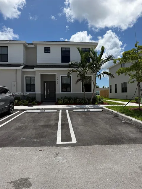 1432 NE 4th Ave #0