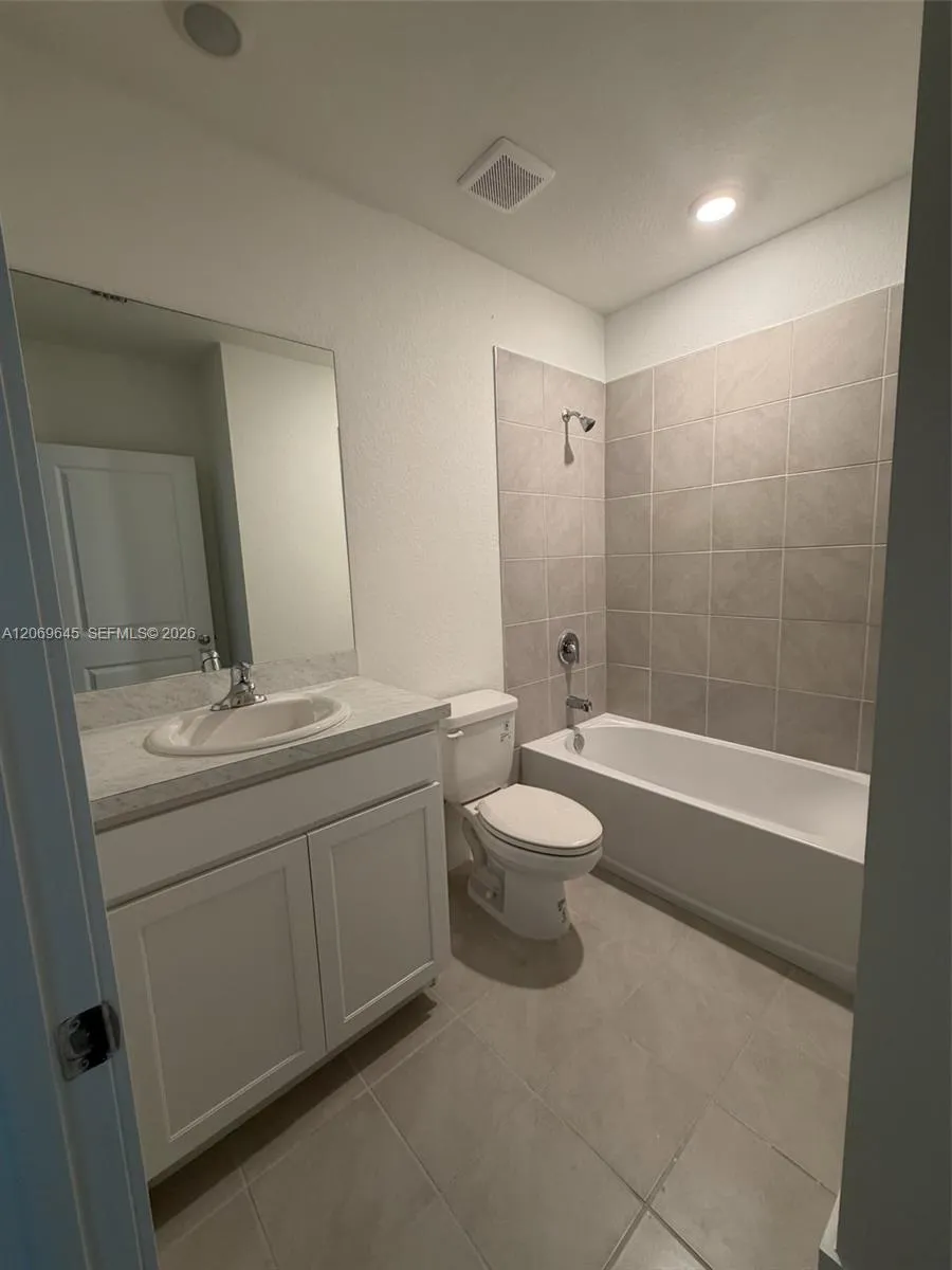 1432 NE 4th Ave #0 Florida City, FL 33034