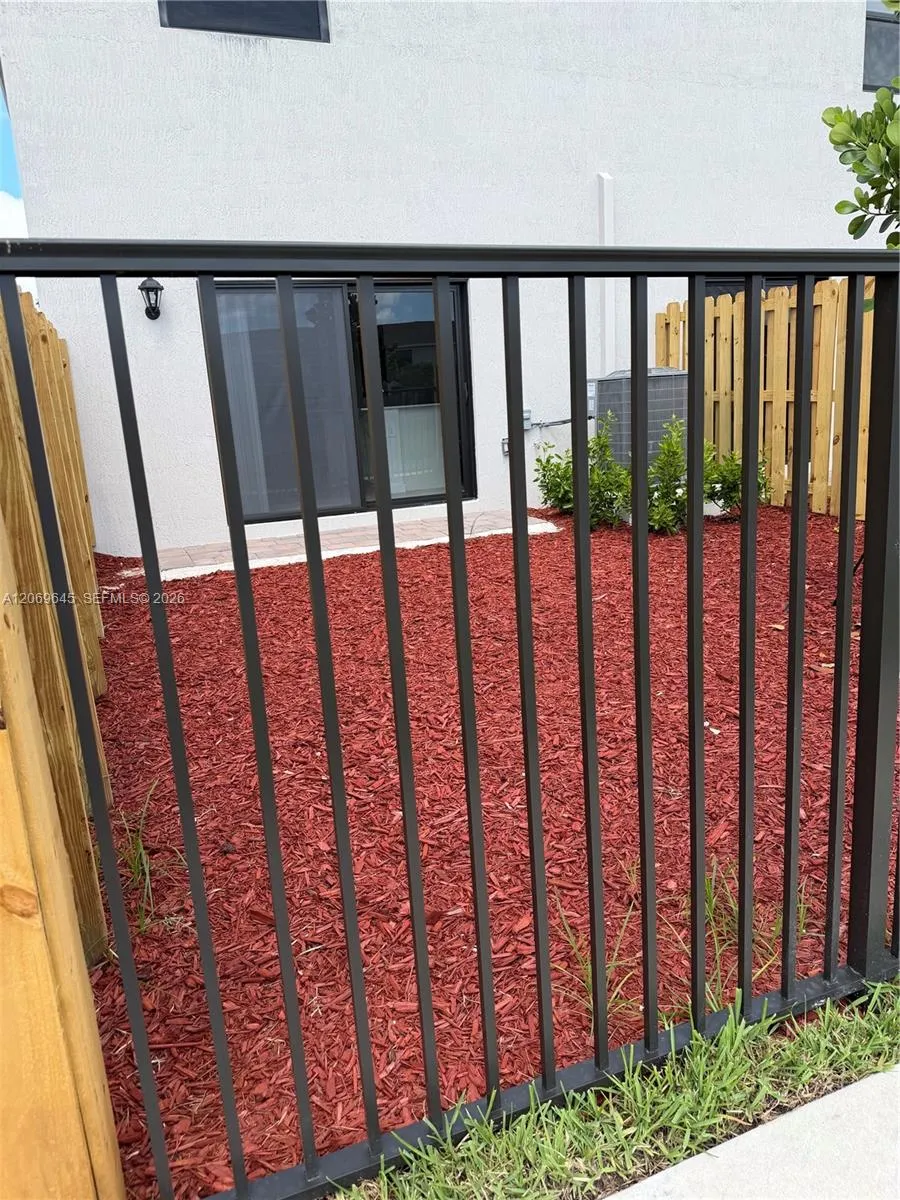 1432 NE 4th Ave #0 Florida City, FL 33034