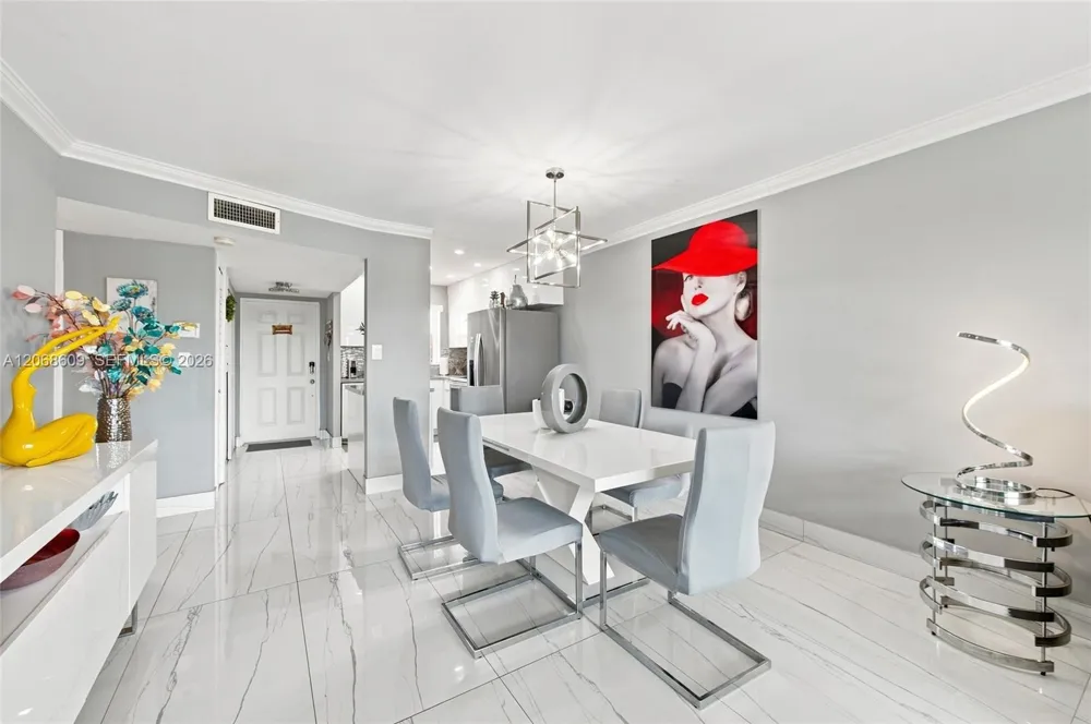 2741 Pine Island Rd #302 Sunrise, FL 33322