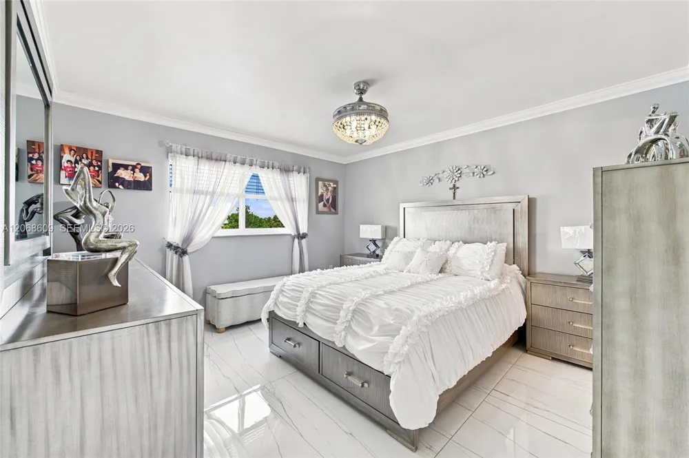 2741 Pine Island Rd #302 Sunrise, FL 33322