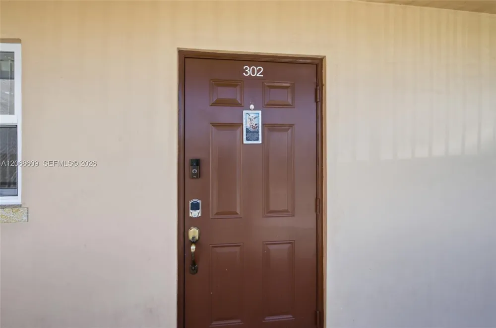2741 Pine Island Rd #302 Sunrise, FL 33322